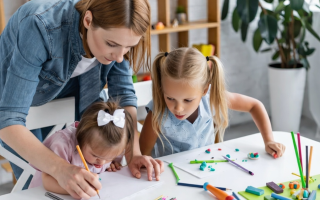 Репетиторам без ФОП нагадали про обов’язок декларування доходів: дедлайн — 1 травня 2026 року