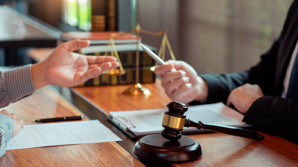 Дисциплінарне питання щодо адвоката та перегляд справи за його участю — на що вказав ВС