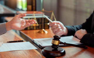 Дисциплінарне питання щодо адвоката та перегляд справи за його участю — на що вказав ВС