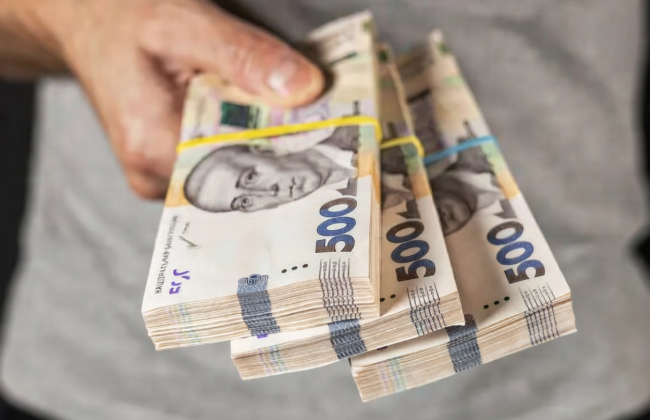 Який відсоток ЄСВ сплачує роботодавець із зарплати працівника — роз’яснення