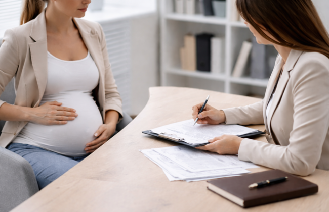 Які права має вагітна працівниця при закінченні строкового трудового договору