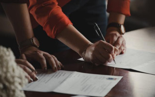 Вместо актов выполненных работ — инвойс: в Минэкономики разъяснили положения закона