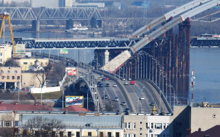 В Киеве временно ограничат движение на Набережно-Рыбальской и Кирилловской улицах
