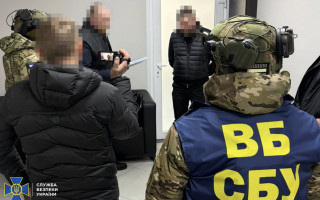 Руслан Кравченко повідомив про затримання посадовців Повітряних сил та СБУ у справі укриттів для авіації