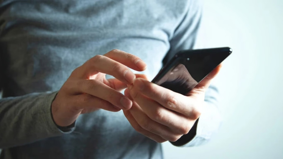 В Польше массово рассылают SMS о «наблюдении полиции»: что нужно знать украинцам