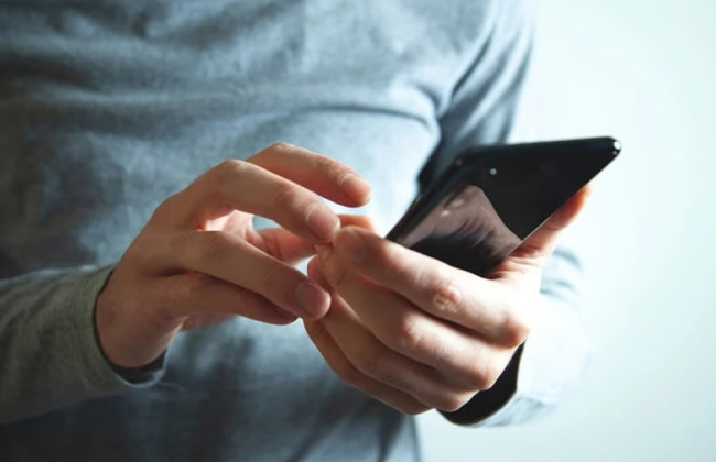 В Польше массово рассылают SMS о «наблюдении полиции»: что нужно знать украинцам