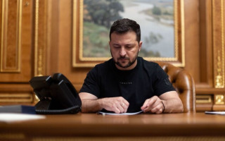 Зеленський проводить телефонну розмову з Трампом — ЗМІ