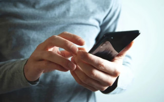 В Польше массово рассылают SMS о «наблюдении полиции»: что нужно знать украинцам