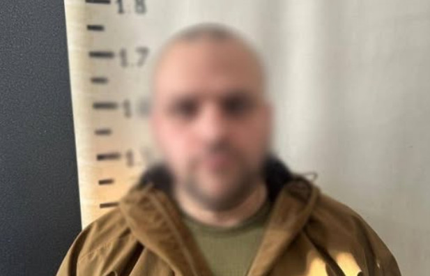 5500 доларів за «службу в тилу»: у Києві викрили шахрая, яким виявився військовий у СЗЧ