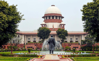 Верховний суд Індії заборонив підручник для 8 класу через розділ про «корупцію в судах»
