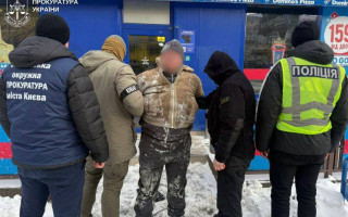 У Києві чоловік за $18 тисяч обіцяв «домовитись» про мобілізацію засудженої за смертельну ДТП