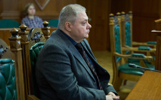 КСУ розглядає скаргу щодо довічного грошового утримання судді у відставці