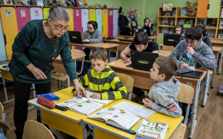Кабмін дозволив керівникам спецшкіл, асистентам учителів і психологам долучитися до проєкту підвищення кваліфікації