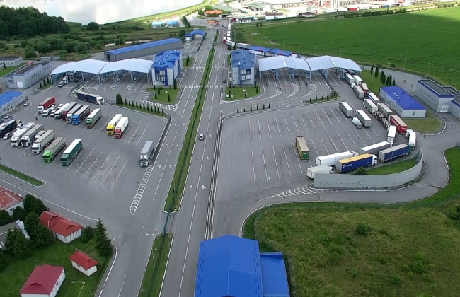 Возле пункта пропуска «Рава-Русская» обустроят 270 парковочных мест для грузовиков