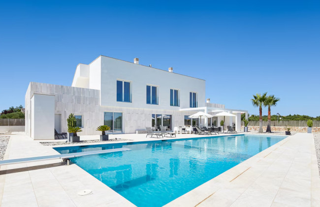 НАЗК нагадало особливості декларування житла за кордоном в період дії воєнного стану