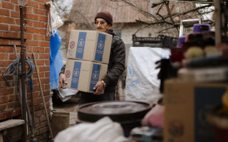 Скільки води, їжі та речей: Кабмін прописав, що отримуватимуть українці у разі надзвичайних ситуацій