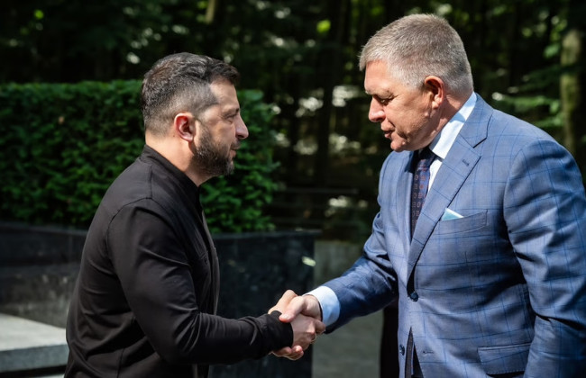 Володимир Зеленський для вирішення питань запросив Роберта Фіцо в Україну