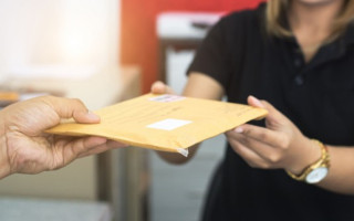 Українцям роз’яснили порядок видачі та отримання документів МВС у поштових відділеннях