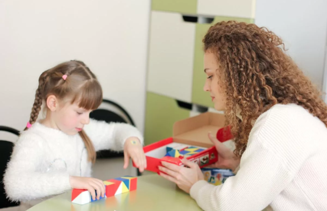 Апеляційний суд стягнув 57 304 грн заборгованості із заробітної плати на користь виховательки: деталі справи