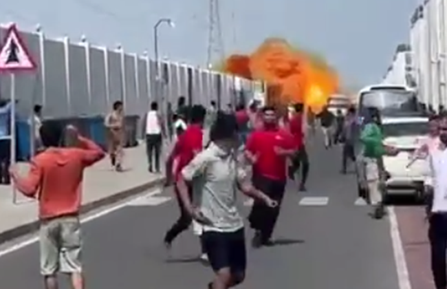 У Катарі збита іранська ракета впала на натовп людей, відео