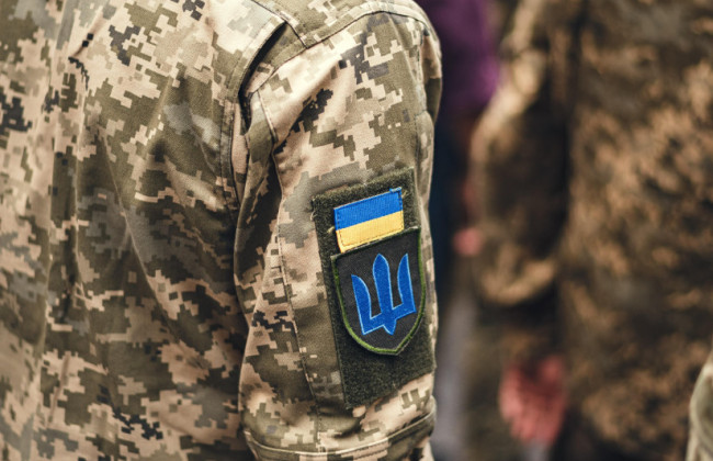 Зарахування військових у розпорядження при розформуванні військової частини або скороченні штатних посад — постанова КАС ВС