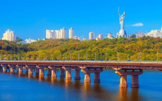 В КГГА опровергли «новые правила» проезда по мосту Патона в Киеве