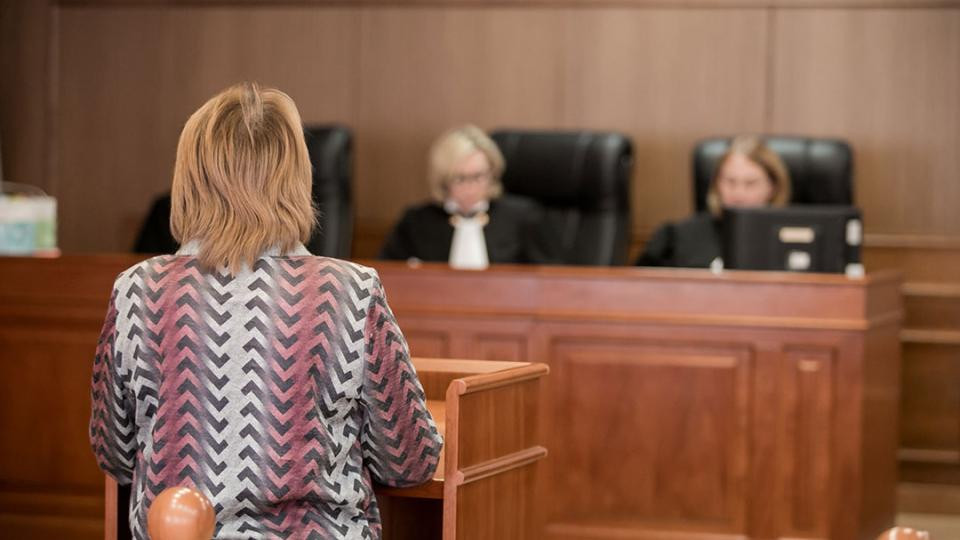 В Великобритании хотят обязать свидетелей подтверждать, что их показания написаны без ИИ