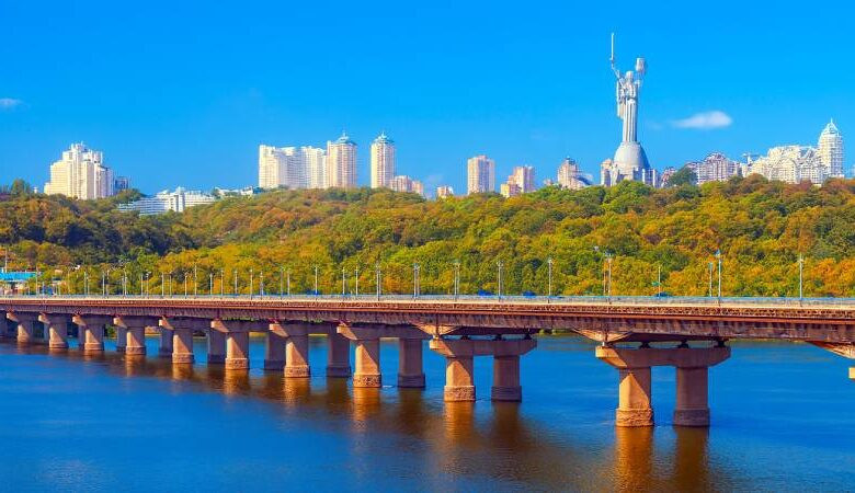 В КГГА опровергли «новые правила» проезда по мосту Патона в Киеве
