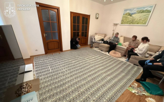 Почти миллион гривен, сотни тысяч долларов и ювелирка: в Виннице врачей разоблачили на махинациях с инвалидностью