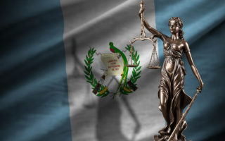 Справа Simoncini v. San Marino: ЄСПЛ визнав, що зворотна дія закону при звільненні судді порушує Конвенцію