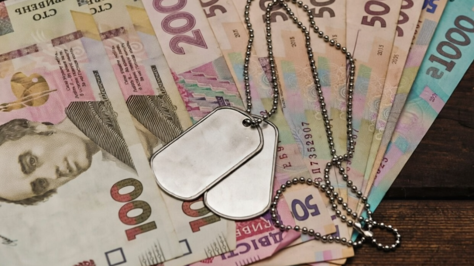 Минобороны требовало подтвердить статус иждивенца — апелляция признала право совершеннолетнего сына погибшего военного на выплату