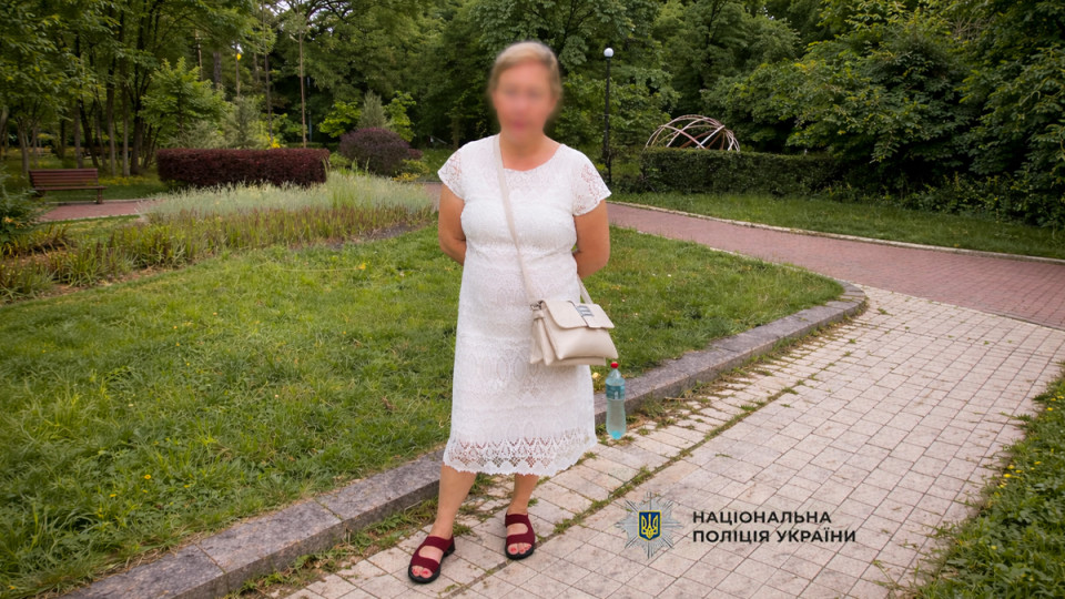 У Києві жінка під приводом «зняття порчі» заволоділа 30 000 гривень пенсіонерки