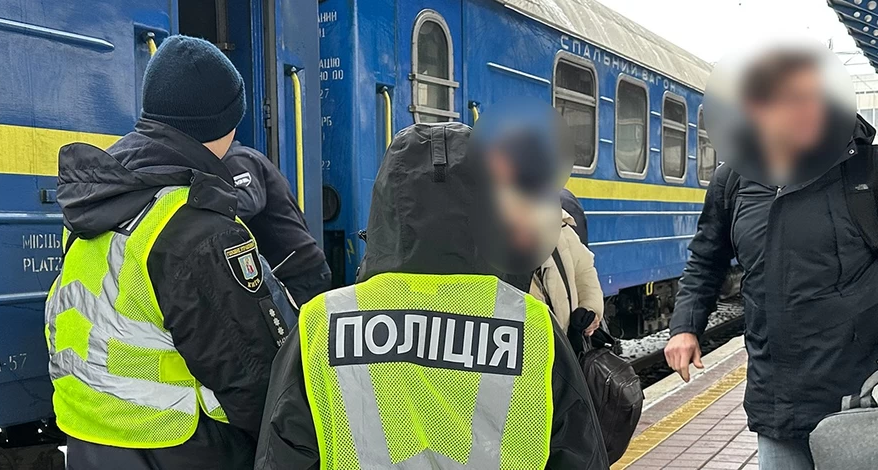У Києві судитимуть сімох працівників Укрзалізниці, які заробляли на перепродажу міжнародних квитків