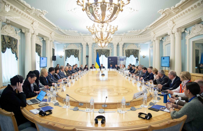 Перегрузка и угрозы: в Верховном Суде обсудили, почему благополучие судей стало вопросом независимости