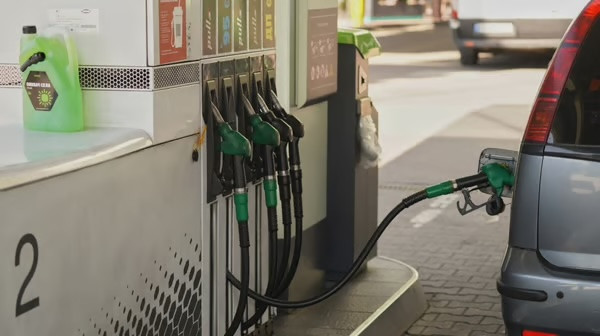 Ажіотаж на АЗС збільшив продажі на 50% і підштовхнув ціни вверх