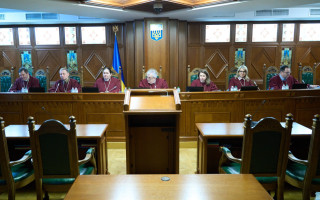 КСУ рассмотрел дело по конституционной жалобе об ограничении размера индексации пенсий