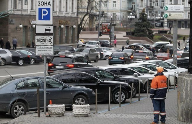 До 90% скидки на парковку – в Киеве пересматривают новые тарифы для налогоплательщиков