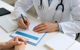 Ребенок заболел во время ежегодного отпуска: оплачивается ли больничный