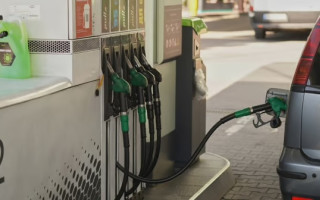 Ажіотаж на АЗС збільшив продажі на 50% і підштовхнув ціни вверх