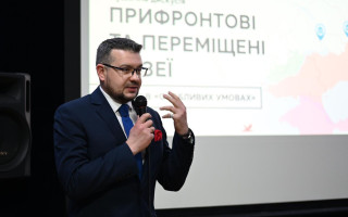 Меморіал із прапорцями на Майдані у Києві можуть трансформувати після війни