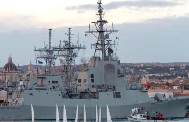Іспанія відправить військовий корабель для захисту Кіпру