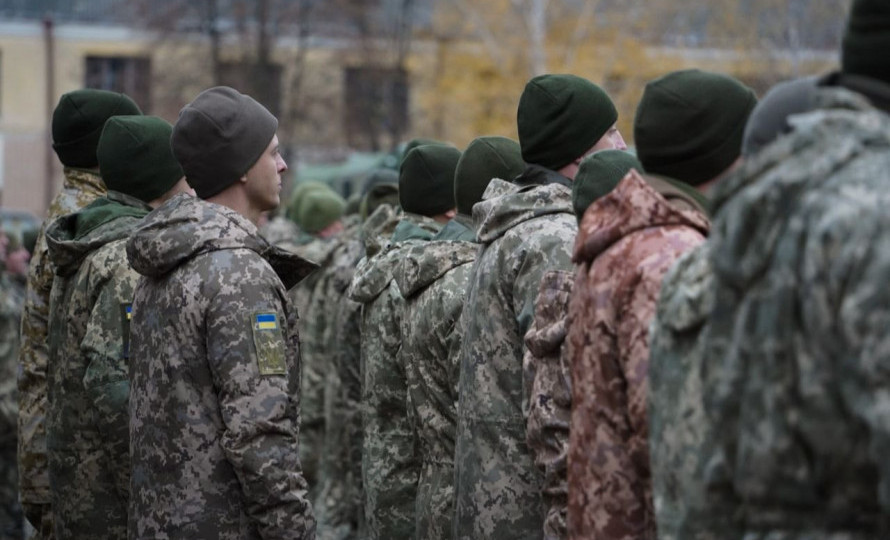 Уволенным со срочной военной службы будут выплачивать материальную помощь: решение Правительства