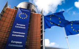 Еврокомиссия решила приостановить безвиз для владельцев дипломатических и служебных паспортов Грузии