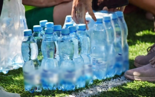 АМКУ оштрафовал производителя воды, потому что она оказалась не из Карпат