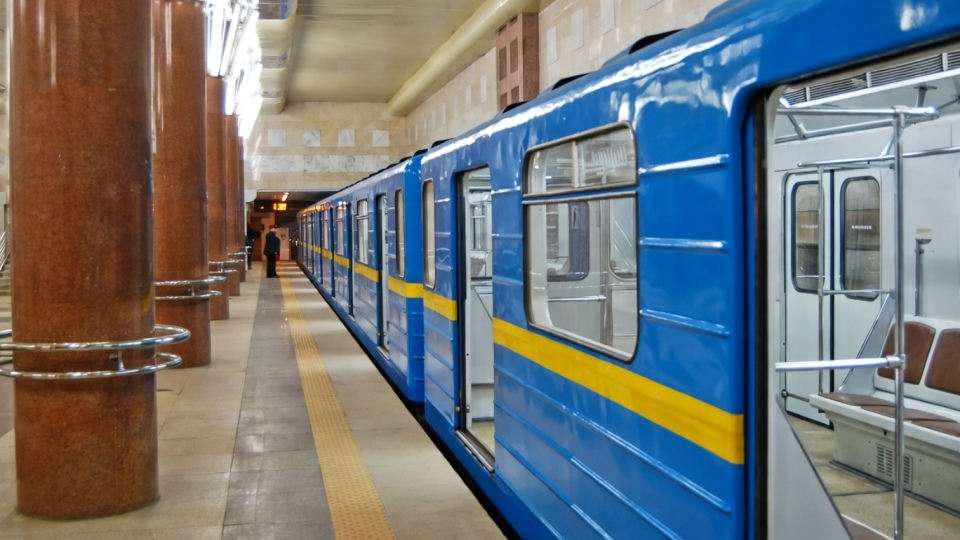 Почему на станциях киевской подземки может появляться вода — в метрополитене назвали причины