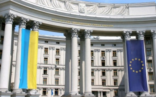 Украина добилась освобождения инкассаторов «Ощадбанка», задержанных в Будапеште — Сибига