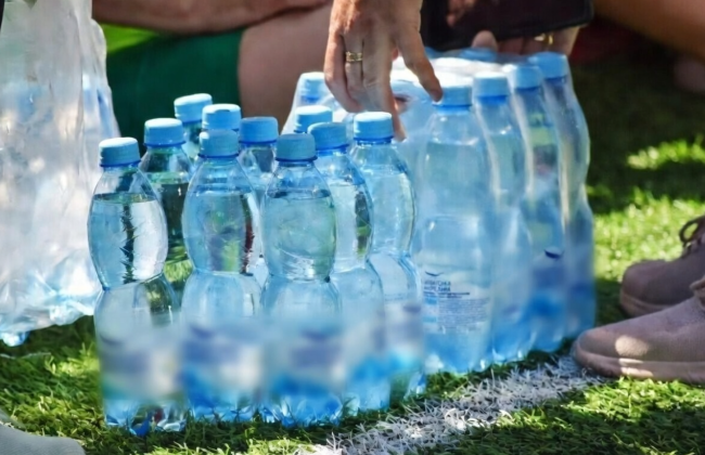 АМКУ оштрафував виробника води, бо вона виявилася не з Карпат