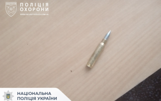 В Козельце ученик пришел в школу с патроном — на место вызвали полицию