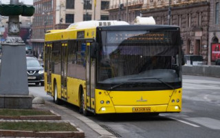 У Києві на вихідних частина автобусів змінить рух