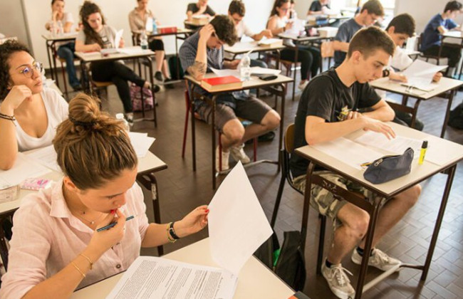 В школах Германии растет количество инцидентов праворадикального экстремизма